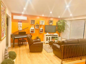 Welcome To Your Serene Home With Pool And Piano